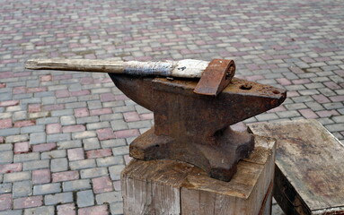 Anvil and blacksmith's hammer