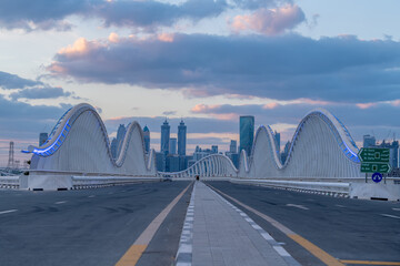 Obraz premium Maidan Bridge Dubai with Dubai Skyline