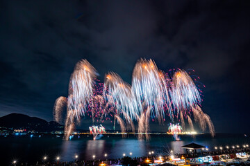
Beautiful fireworks on the banks of the Tamsui River in Taiwan