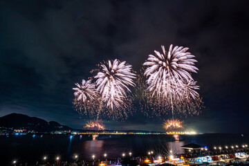 
Beautiful fireworks on the banks of the Tamsui River in Taiwan