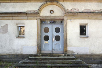 old abandoned building