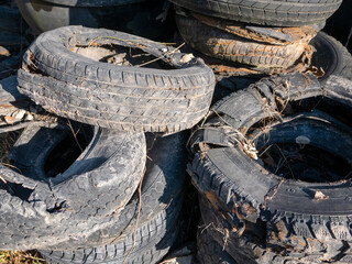廃タイヤ集積