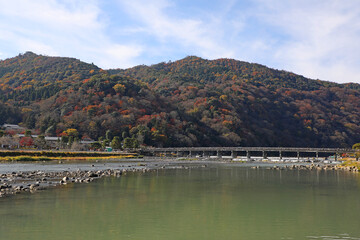 Fototapeta na wymiar 秋の嵐山　渡月橋