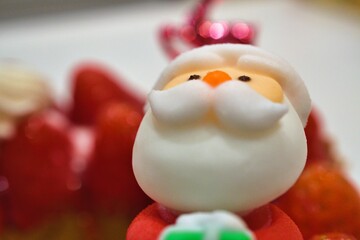 クリスマスケーキとサンタ