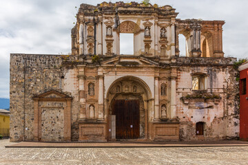 Fototapeta na wymiar Facade of ruined church - Antigua, Guatemala