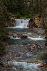 Obraz premium Waterfall in Johnston Canyon, Canada