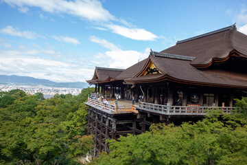 Fototapeta na wymiar japanese temple in the mountains