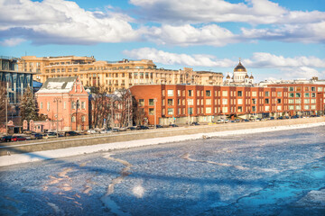 Fototapeta premium Embassy of New Zealand on Prechistenskaya Embankment in Moscow and the Moskva River
