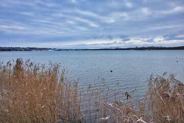 Markkleeberger See im Winter mit Schnee