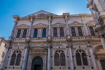 Fototapeta na wymiar Church doors in Venezia