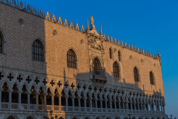 Fototapeta premium Doge's Palace on San Marco square early in the morning, Venice, Italy