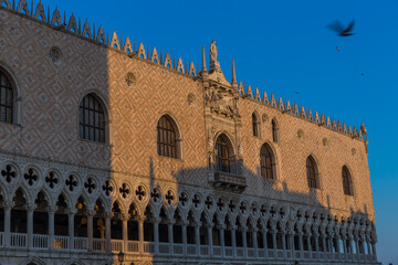 Fototapeta premium Doge's Palace on San Marco square early in the morning, Venice, Italy