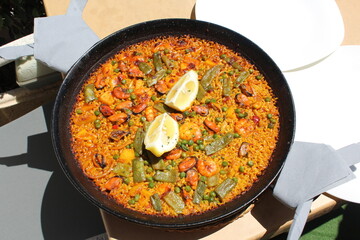 Paella, dobre jedzenie, kuchnia hiszpańska 