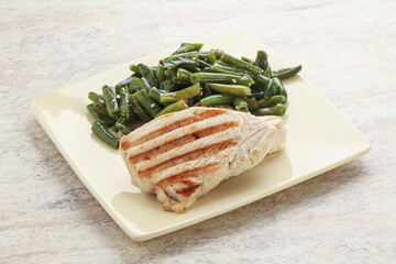 Grilled turkey steak with green bean