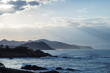 荒々しい海