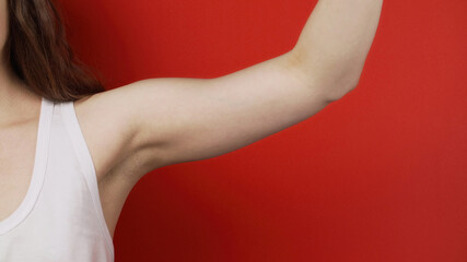 Photo of the woman showing the armpit