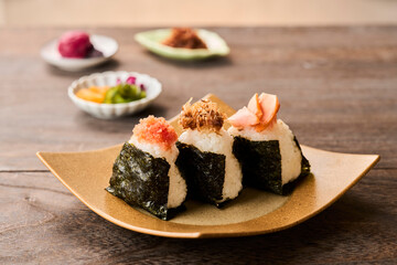 おむすびと漬物