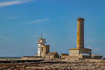 Penmarc'h. Le sémaphore, le vieux phare, l'ancienne chapelle et le phare d'Eckmühl. Finistère, Bretagne	