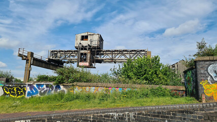 Wolverhamton crane from canal