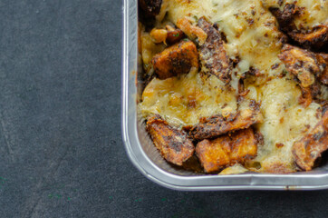 Fried potato fries coated  topped with mature cheddar and Monterey Jack cheeses, jalapeno and bacon sauce, finished with mozzarella and parsley