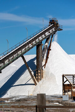 Sea salt production and storage