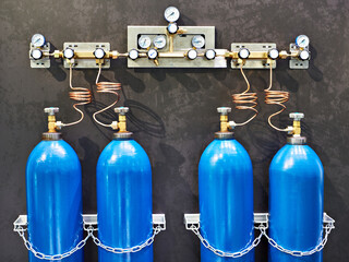 Automatic bypass ramp with oxygen cylinders