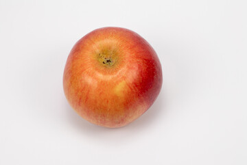 Fototapeta na wymiar Fresh red apple isolated on white backgrounds.