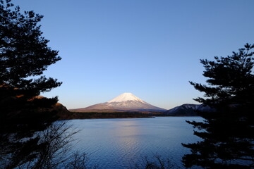本栖湖の富士山