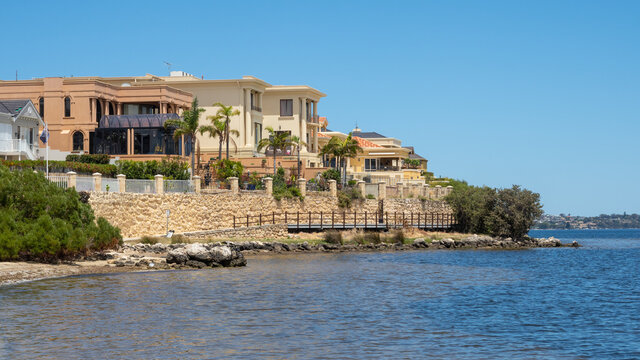 Upmarket houses Applecross, Perth
