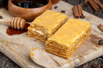 honey cake with honey and spices