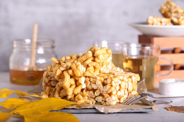 chuck-chuck cake is on the table with honey