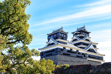 加藤神社から見た修復された秋の熊本城　熊本県熊本市　Restored autumn Kumamoto Castle seen from Kato Shrine. Kumamoto-ken Kumamoto city © M・H