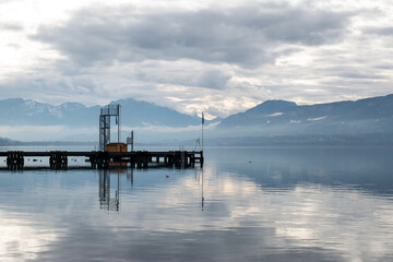 Le Lac du Bourget (Aix les Bains - France) sous la brume