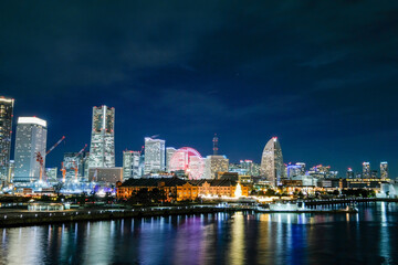 神奈川県横浜市大さん橋から見たみなとみらいの夜景