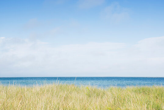 USA, Massachusetts, Cape Cod, Nantucket Island, Nantucket Sound from dunes at Madaket Beach
