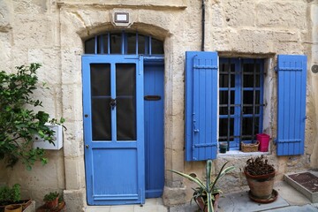 Fototapeta na wymiar French town - Arles