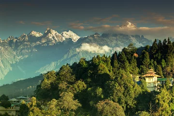 Photo sur Plexiglas Kangchenjunga Beautiful view of Himalayan mountains at Ravangla, Sikkim. Himalaya is the great mountain range in Asia with more than 50 peaks , mostly highest in the world.