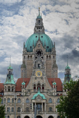 Wieża Nowego Ratusza w Hanower, Dolna Saksonia, Niemcy. - obrazy, fototapety, plakaty