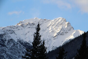 Fototapeta na wymiar snow covered mountains, Banff National Park, Alberta