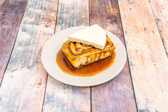 Golfeado is a sweet bread typical of the gastronomy of Venezuela, originally from the Capital region of the country, especially from the Altos Mirandinos area, in particular from Carriza