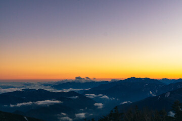 朝焼けの風景　南アルプス　山梨県　鳳凰三山