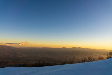 朝景　甲府盆地を望む　鳳凰三山からの眺望　12月