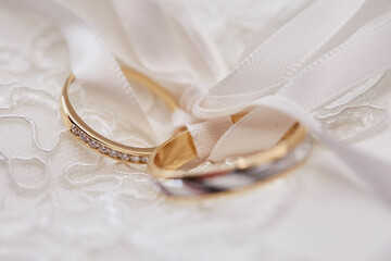 wedding rings on the pillow