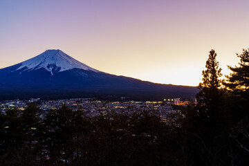 富士山と夜景　世界遺産　日本の絶景