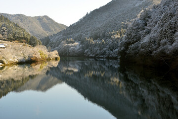 Fototapeta premium 雪景色の笠置峡