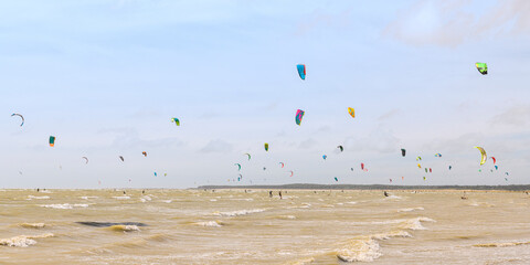 Kitesurf en baie de Somme sur la plage du Crotoy