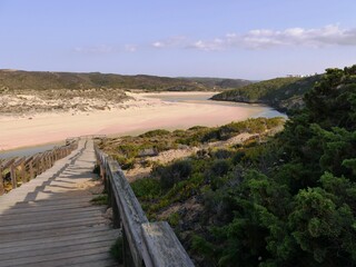 Fototapeta na wymiar Rivière da Cerca à Aljezur en Algarve au sud du Portugal