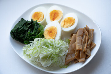 拉麺の具材