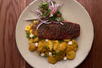 Salmon roasted with wancaina patatos