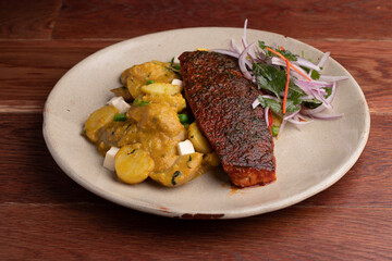 Salmon roasted with wancaina patatos